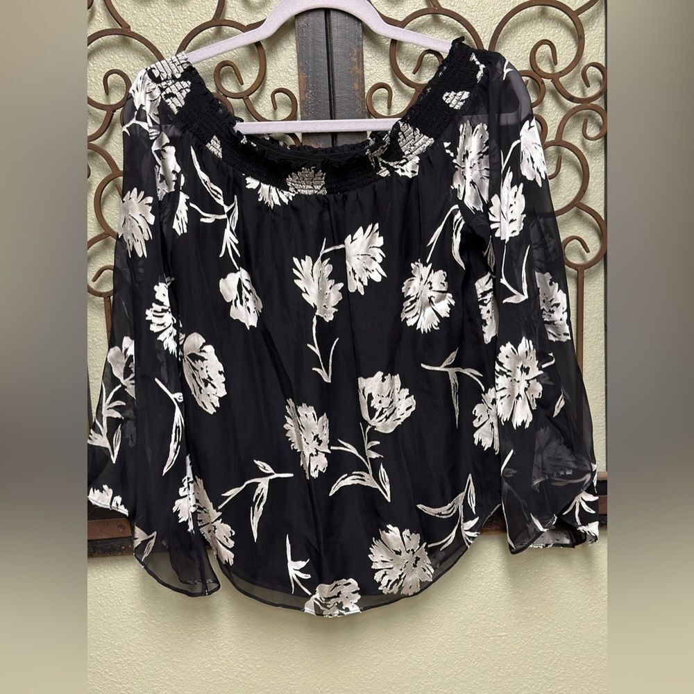 White House black market blouse - Picture 4 of 6